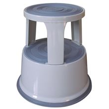 Kovový stupínek Q-Connect s kolečky - světle šedý