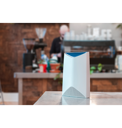 Netgear SRK60B04-100EUS bezdrátový router Třípásmový (2,4 GHz / 5 GHz / 5 GHz) Gigabit Ethernet Bílá - obrázek č. 0