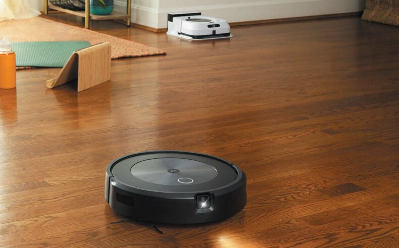 Robotický vysavač iRobot Roomba j7 černý - obrázek č. 7