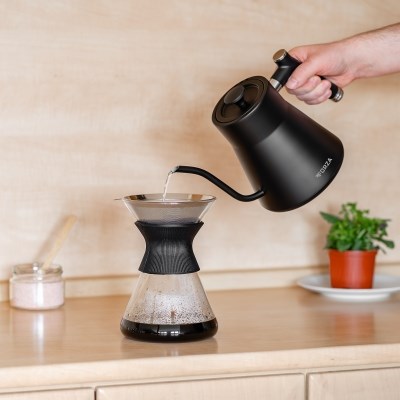 ECG Forza 8000 Pour over Nero konektor Strix