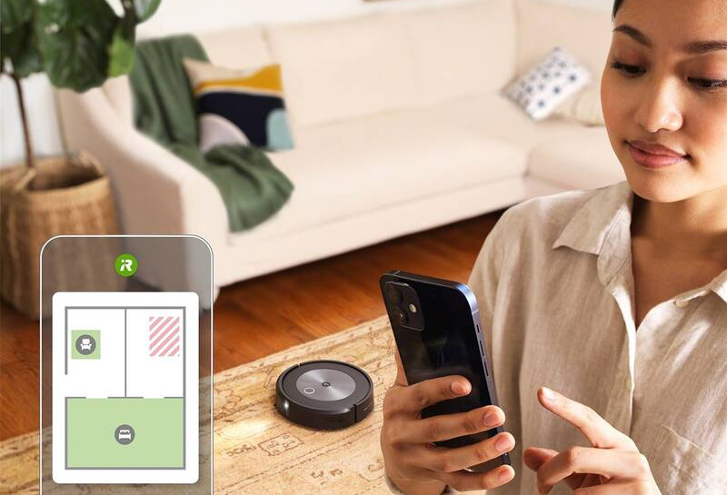 Robotický vysavač iRobot Roomba j7+ - obrázek č. 1