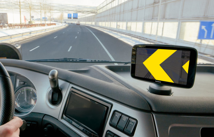 Navigační systém GPS Tomtom GO Expert Plus Premium Pack černý - obrázek č. 1