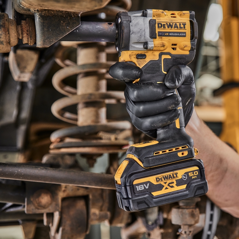 DeWalt Rázový utahovák 1/2 18V 406Nm 2x2Ah DCF921D2T - obrázek č. 5