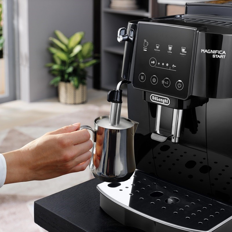 DeLonghi Magnifica Start ECAM 220 21 B systém na mléko